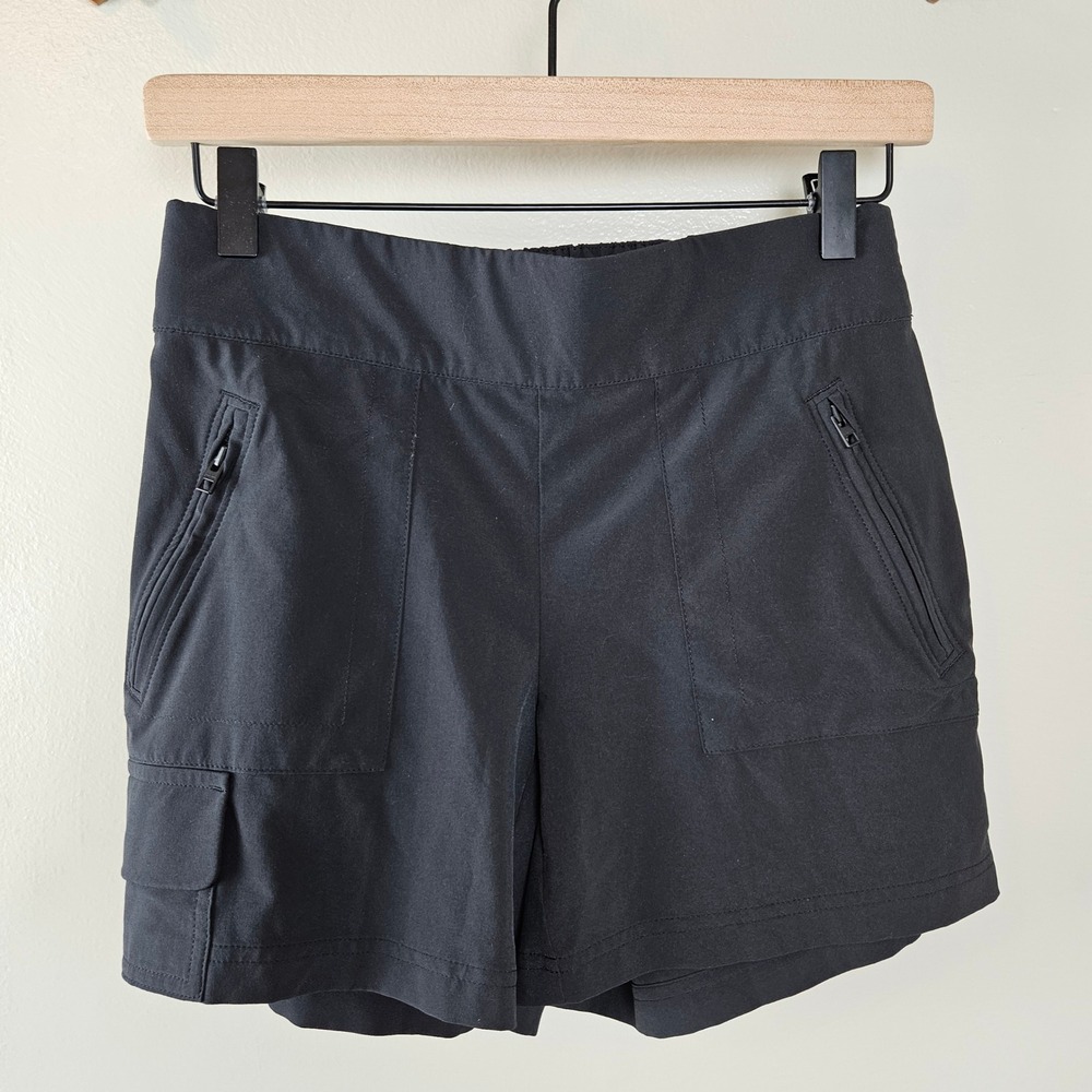 Athleta‎ Pull On Trekkie Shorts Sz 0 Black Elastic Waist Cargo Pocket Tech